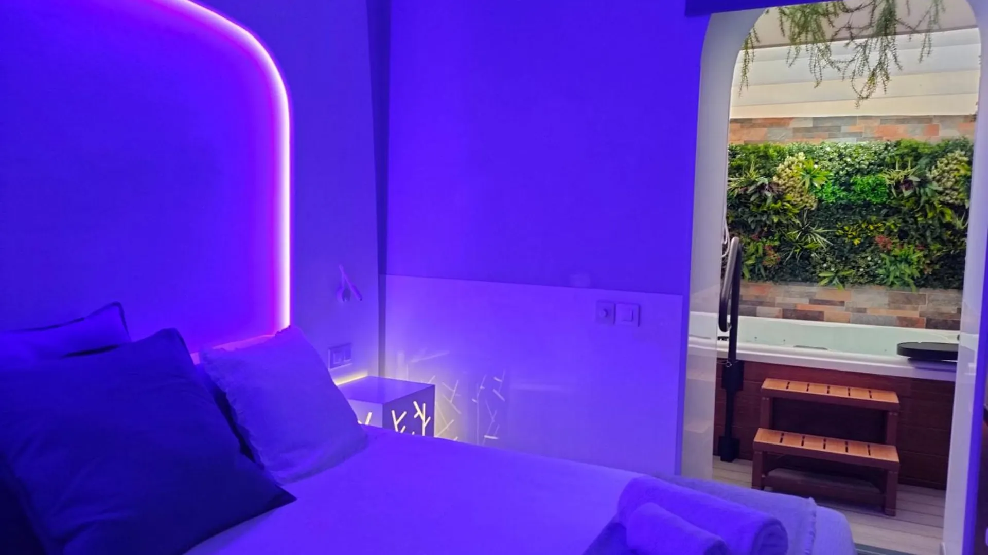 Bastinazo Alohadream - Exclusivo - Design Suite Luxury Love And Spa - Jacuzzi Y Sauna Privados El Puerto de Santa Maria Apartment