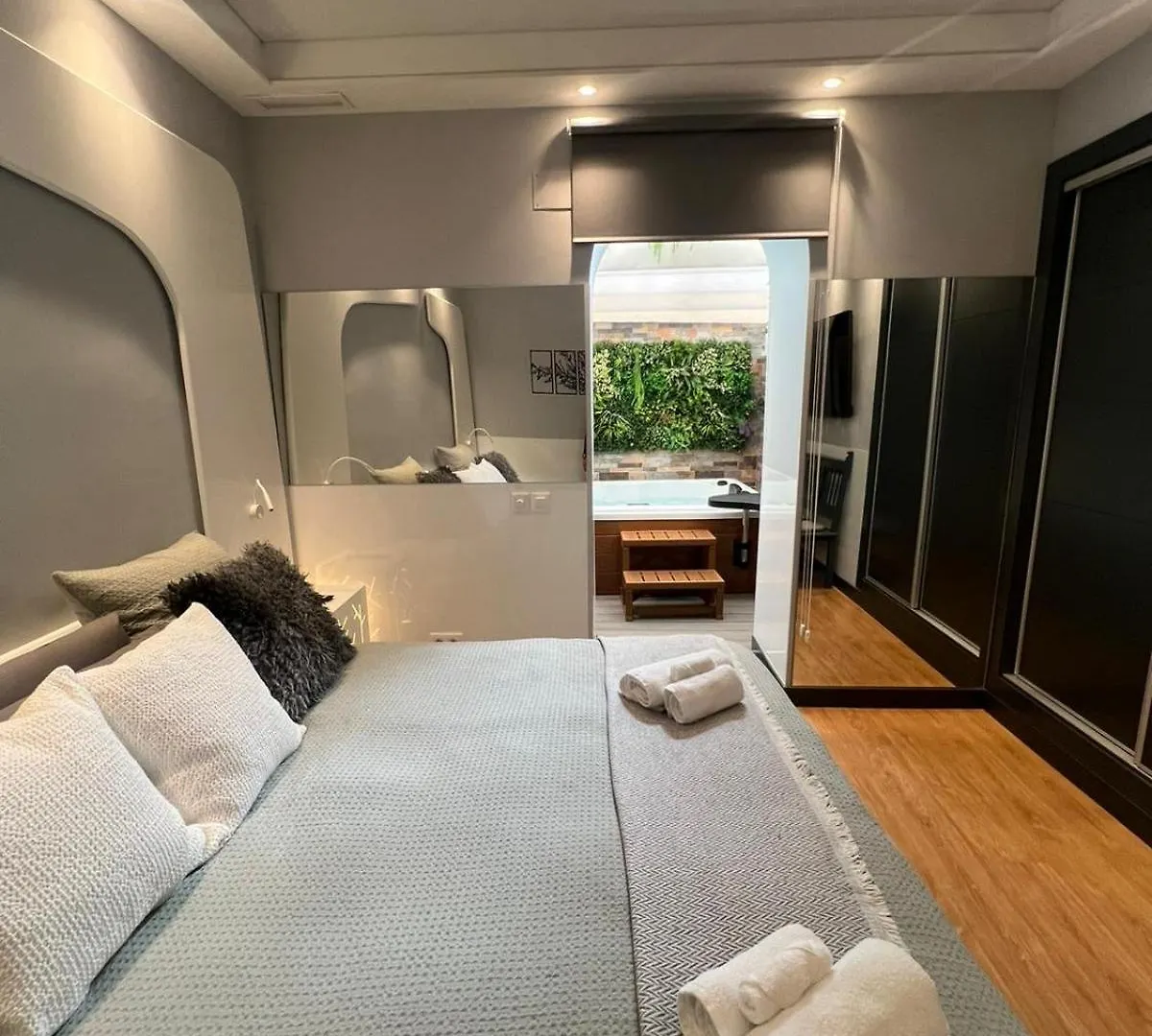 Apartment Bastinazo Alohadream - Exclusivo - Design Suite Luxury Love And Spa - Jacuzzi Y Sauna Privados El Puerto de Santa Maria
