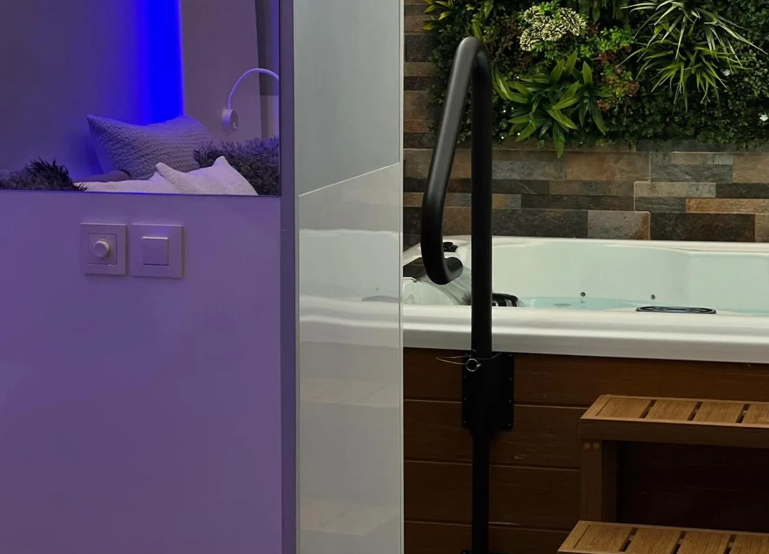 Bastinazo Alohadream - Exclusivo - Design Suite Luxury Love And Spa - Jacuzzi Y Sauna Privados El Puerto de Santa Maria 0*,